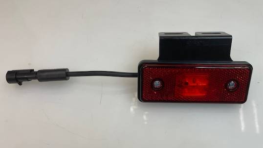 Фонарь габаритный задний красный с кабелем 200мм, разъём AMP